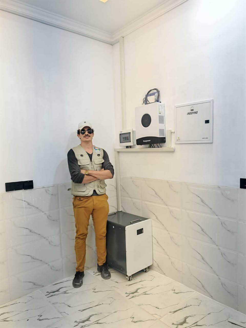 ضمان_البطارية_5سنوات
تم بفضل الله تجهيز و  تنصيب منظومة طاقة شمسية لمنزل الأخ  أيهاب احمد خلف
   #الشرقاط-#قريه #شكرآ
تجهز المنظومة المنزل ب 16 أمبير نهاراً
بالاضافة إلى 15 أمبير ليلاً  . 
مكونات المنظومة: 
🔵 الواح نوع (فيلادلفيا 600  W ).   ذات وجهين وذات كفائة عالية بضمان 15 سنة. 
🔵 جهاز انفيرتر نوع(فولترونك)حجم 6k (26امبير)  بضمان سنتان
🔵بطارية ليثيوم الاطول عمراً. وبعمر افتراضي 15 سنة وبضمان 5سنوات
 #مكتب-#ليث_الراشد. ايهاب الاحمد 

العنوان محافظة كركوك قضاء الحويجة مقابل دائرة الدفاع المدني 
للحجز والاستفسار الاتصال على الأرقام التالية :

ليث، ***********
