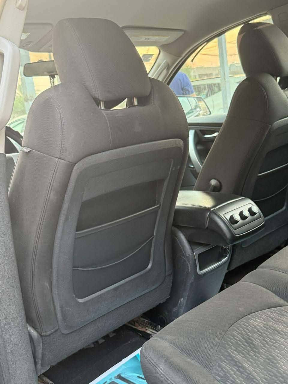 سلام عليكم ورحمة الله
جمسي اكاديا موديل 2009 خليجي
فول مواصفات عده الفتحه
مكينه 6
شاشه كاميرا
حساسات
لايت زينون منضومه كامله
تبريد ثلج +3 قطع
7 راكب
سياره مكفوله كفاله عامه من كير ومحرك وحداديه  شي بسيط جدا وهاي كدامك تجي وتشوف
مكاني كربلاء 
السعر110 وبيها مجال قليل كلش***********
