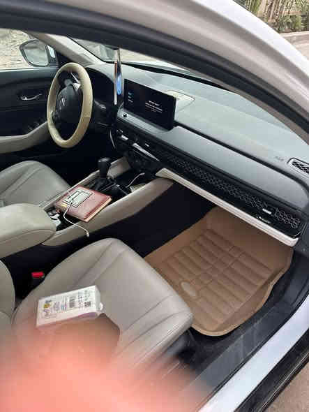 السلام عليكم .
للبيع# هوندا اكورد 
الفئه . EXL فول مواصفات 
جلد كرسين كهرباء داخل بيجي
كشانه تدفئه كشن ميموري 
تبريد قطعتين حساس امامي خلفي بلادي كلش حلوه مواصفاته على حد التورنك
حادثه كلش حلو بدون ايرباك ولا دواخل 
الموديل 2023 
ماشيه 50
رقم بغداد
السعر :21200 وبيه مجال 
مكان السياره الفلوجه 
اتصال ؛***********
