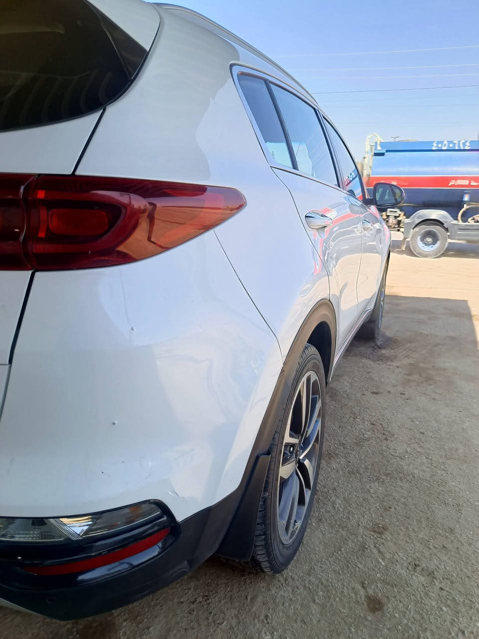 سلام عليكم 
كيا سبورتج خليجي 2019. فول مواصفات 1/1 مواصفات جيتي لاين 

مكفوله كفاله عامه من ضربة والصبغ وبيها بارد قليل بالباب ورة السايق   باأسمي رقم بغداد تحويل مباشر

مواصفات
 
بصمه ابواب +تشغيل 
بنوراما
صندوق كهرباء 
كراسي عدد 2 كهرباء 
كراسي جلد و مخمل +مدوشمه
شاشه اصلي 
كار بلي 
لاقطة 
اريل نكفيشن
كاميرا دوارة اصليه 
حساس امامي خلفي 
سايد بريك بصمه 
ومانع منحدرات 
مود درايف 
شاشه اعطال 
تبريد منفصل 
تبريد قطعتين
 
وبعد مواصفات اهواي 

مكانها  جديدة الشط / الحويش 
السعر ١٩٧ وبيها مجال قليل  ان شاءالله حك الجية
الاستفسار 
***********
