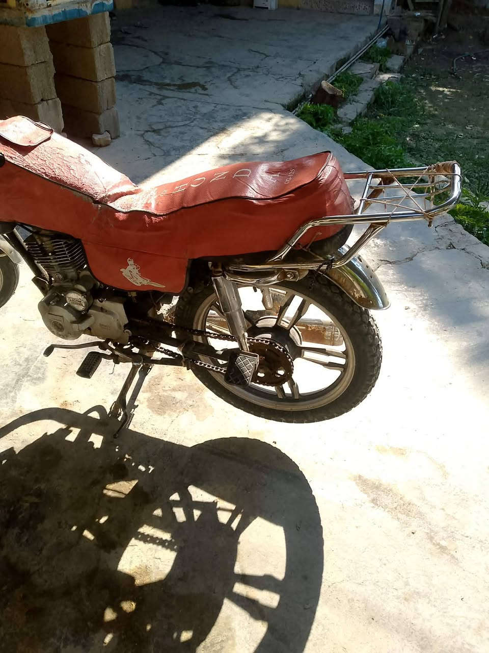 دراجه نظيفه فول الفول موديل 2021 ديالى الكاطون السعر 375 وبيها مجال      الرقم  ‏‪0774 072 6905‬‏
