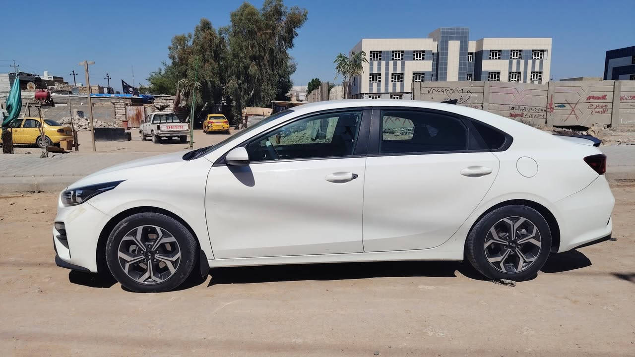 سلام عليكم 
كيا فورتي ٢٠١٩ 
محرك 2000دوش 
كير At المرغوب 
حادثها.  جاملغ وبنيد وشويه صبغ بالتكمه فقط 
السياره كير حداديه تبريد كله جديد 
السياره حلوه وجديده
تخم تاير جديد  
رقمها اربيل بعدهي ماساقطه السنويه 
تريد تحويل تريد وكاله 
السعر 117 وبيها مجال  قليل
عنوانها النجف 
***********
ترهم مراوس 
النترا او باقي سيارات
