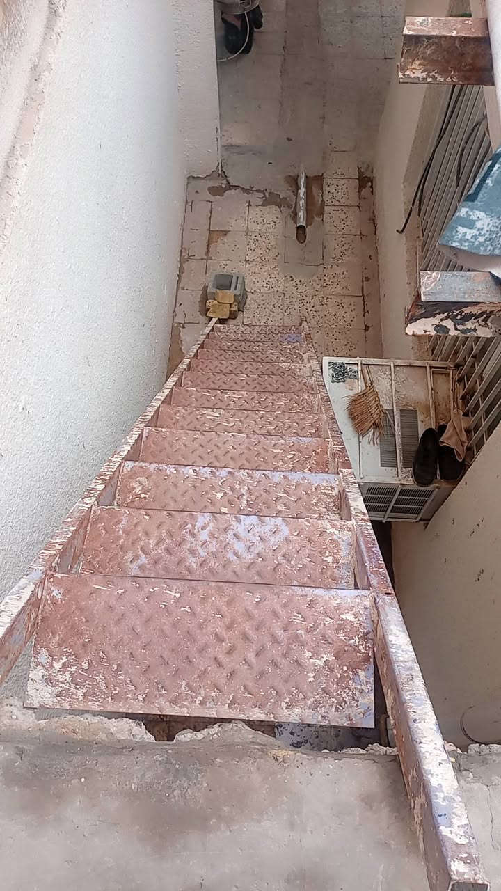 السلام عليكم
درج خارجي للبيع
طول الدرج كامل ٤ونص متر
 طول الباية ٦٠سم
عرض الباية ٢٥سم
 الارتفاع بين باية وباية ٢٢سم
تفصال تزكام
السعر ١٧٥وبي مجال
مكانه بالكوت داموك


**إذا كنت صاحب هذا الإعلان وتريد حذفه لأي سبب، رجاءا أرسل رسالة إلى الدعم الفني**