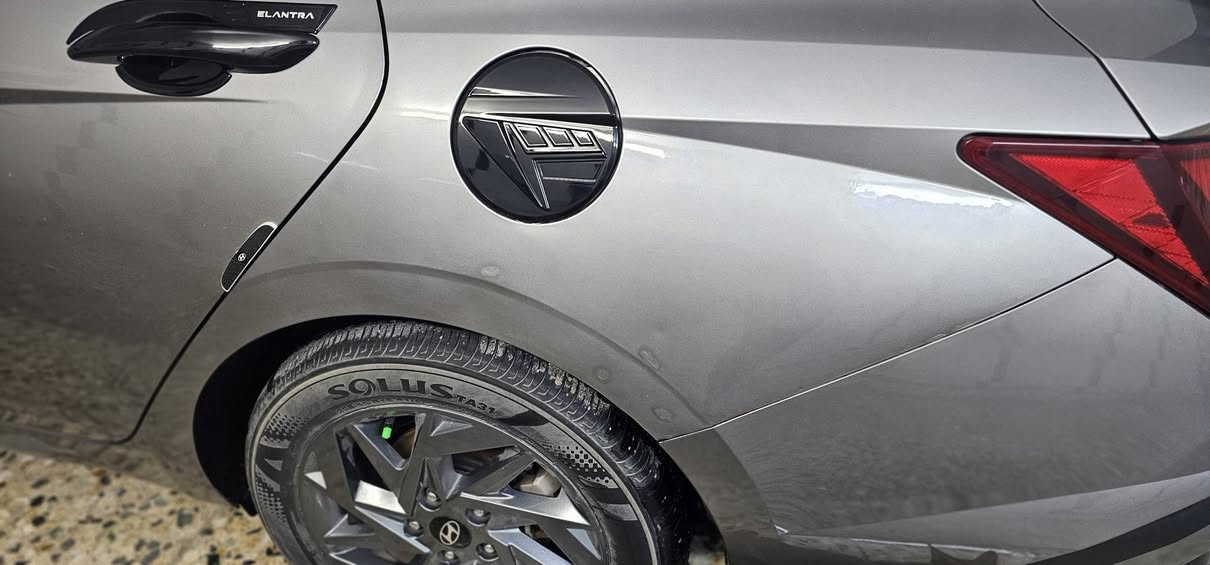 اخوان النترا ٢٤ وارد امريكي الحادث كلش حلو
اقرة كل التفاصيل مذكورة

الحادث والسونار مرفقات بالمنشور 
بدون ايرباك بدون تبديل بدون صبغ

رقم بغداد حرة بأسمي سنوية وهزة جدد

السيارة جدا نضيفة (ماشية ٤٦ الف كيلووو وليس ميل)

المواصفات (شاشة متصلة ديجتال _بصمة بيبان _ بصمة تشغيل _ بصمة صندوق _ تبريد بيانو _ لد نهاري _ زينون بلادي _ رادار امامي وحساسات امامي جانبي بالمري _كاميرا خلفية _ مثبت سرعة _ تحديد مسار  _ لد دشبول متغير)

السيارة شادلهة كت كامل مثل ما مبين بالصور

الحادث فقط بوارد وتكحيلات جدا بسيطة  بدون ايرباك بدون تبديل بدون صبغ بدون دواخل بجم كبس صندوك كبس البنيد كلشي مابي اصبع بارد ويجوز اقل 

السعر ١٦٩ ورقة بيهة مجال بسيط 

رقمي ***********
