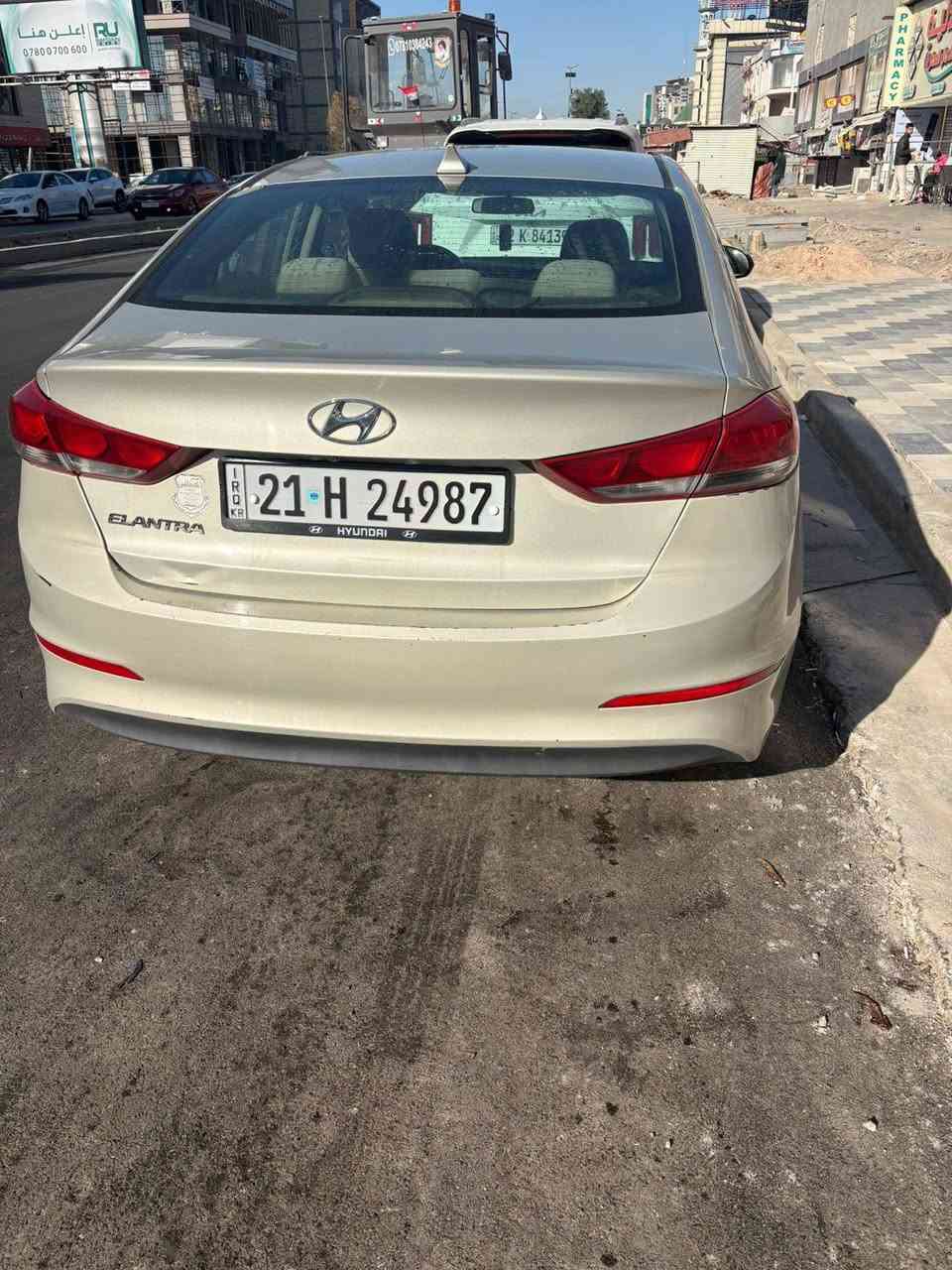 النترا امريكي 2017 رقم سليمانيه 
المحرك 1800 دوش المرغوب
سياره لوني ذهبي 
 والسنوية تنتهي 2030 بأسمي جديده
والفحص مالتها و الهزه لحد نهايه شهر السابع 
اذا تجددها متحتاج تاخذ السياره وياك..تروح بس انت والسنويه 
السياره ماشيه ٩٧٥٠٠ 
صدر السياره جيد 
تخم تايرات جديد 
تخم بلكات اصليه جديده
باتري جديد وبي ضمان سنه من شركة الديار 
سياره مواصفات عاديه 
وضربه حلوه مثل ماوضح بالصوره 
وبيه قطع صبغ مثل ماوضح بالسونار
نواقص السياره ( تبريد عاطل ) ويرادله بعض الرتوش البسيطه 
السياره سعرها حلو 10,500 يعني ١٠،٥٠٠ ورقات
مكاني اليرموك 
***********
