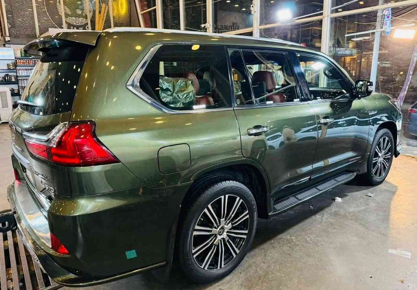 #لكزس #العراق #سيارات #سياراتك #الديوانية #لكزز

لكزس 2021 سوبر سبورت للبيع 

LX570 Super Sport black edition
  
لون زيتوني مميز 

رقم بغداد الجديد تحويل مباشر 

ماشية 18 الف كم 

السيارة ع وضع الشركة مكفولة حتة من الشخط كامل المواصفات  

جديده مغلفه السياره بالعافية الي تكون من نصيبه لون مميز 

مكان السيارة الديوانية 

السعر 920 ورقة وبي مجال  

رجاءا فقط الشراي يتصل وبالخدمة 

***********

***********
