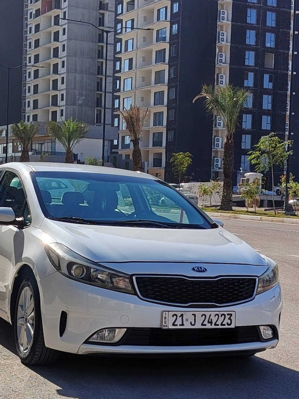السلام عليكم ورحمة الله
للبيع كيا سيراتو خليجي ٢٠١٨
مكينة ٢٠٠٠
مري شفط
فول تحكم ستيرن 
٣ وضعيات قيادة 
اشاير بالمري 
السيارة جديدة بمعنى الكلمة 
السيارة كفالة عامة من الضربة والصبغ والبارد والتبديل 
عندي سونار بالسيارة 
رقم سليمانية الجديد  
مكاني حي الجهاد/الشارقة 
الشراي يتصل
***********
***********
