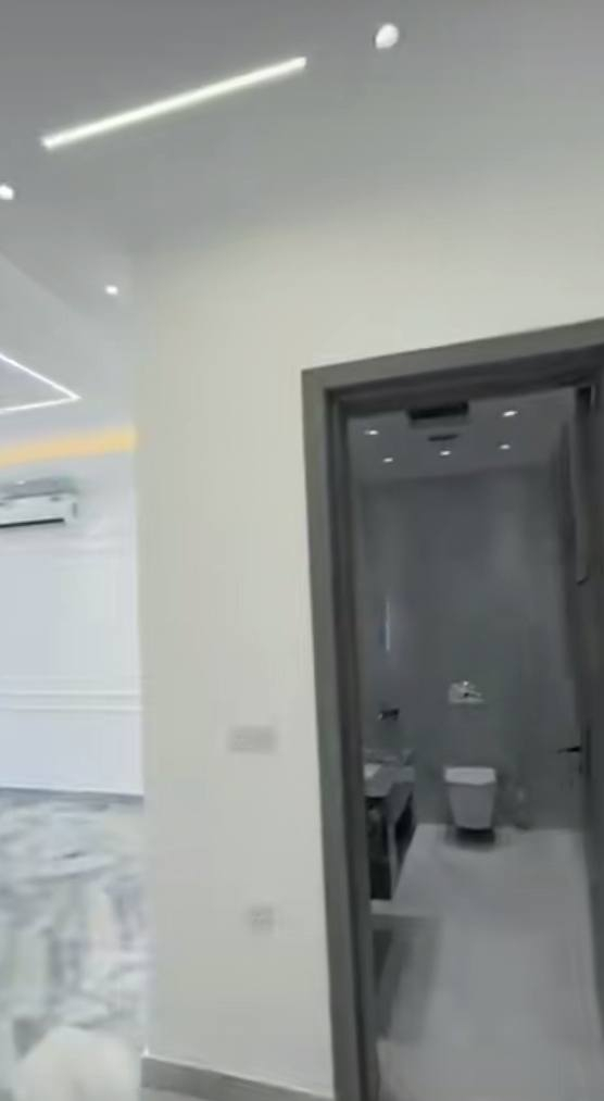 مستعدون لترميم المنازل درجه اولى كرسته وعمل ترميم 
***********
