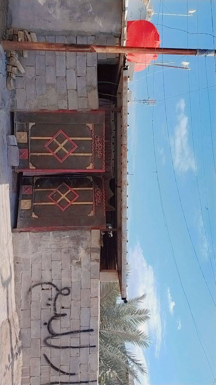 سلام عليكم
بيت للبيع بحي سكينه مساحته 180 
مستعجل ع بيع 
***********
