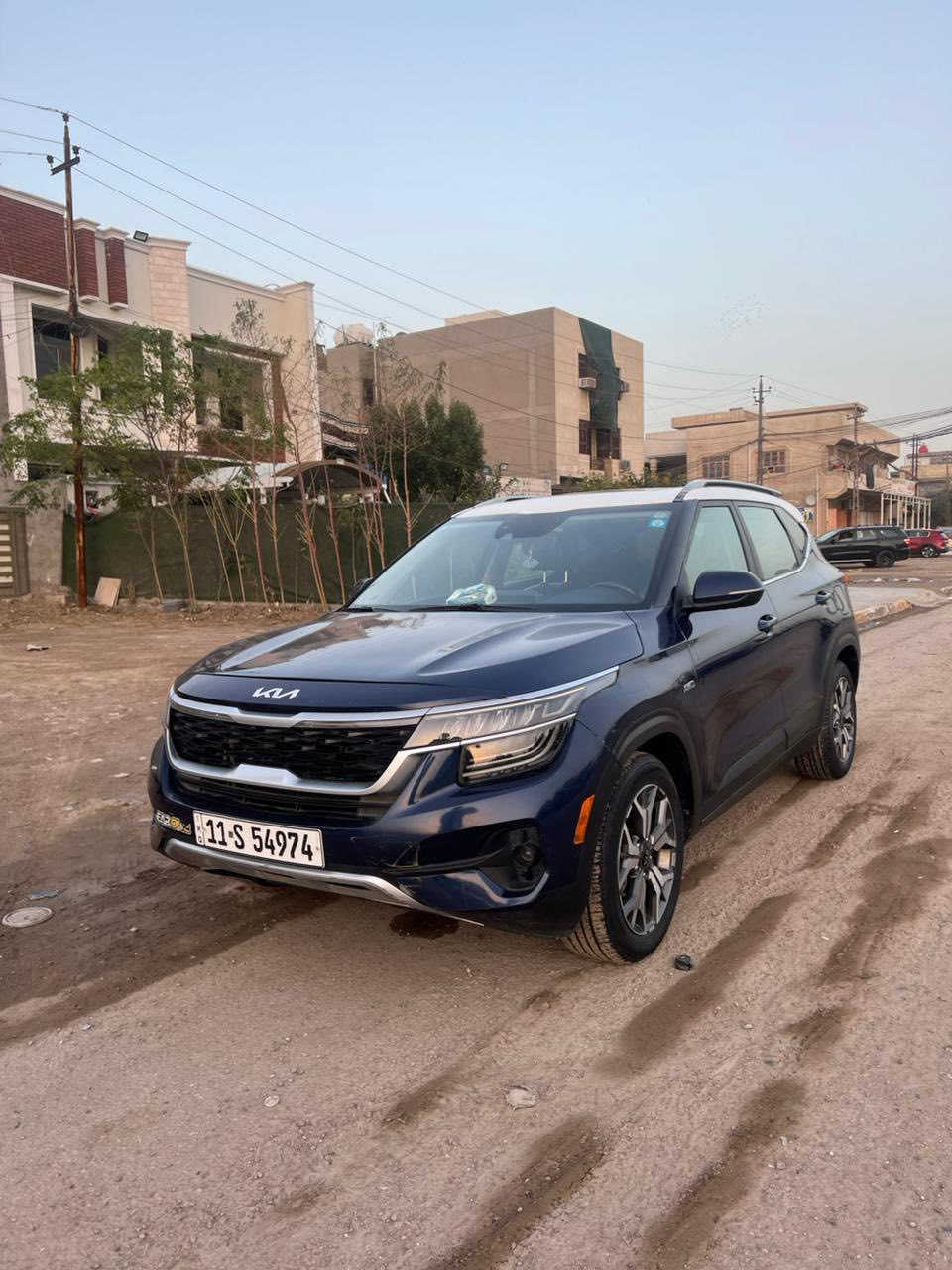 سلام عليكم 

كيا سيليتوز موديل 2021 امريكي 
حادثها بنيد وجاملغ بدون دواخل وشبر بقبق الجنطة السيارة بدون نقص كير محرك مكفولات تبريد قطعتين السيارة باسمي تحويل ثاني يوم
السيارة فول مواصفات 1/1 المواصفات الي بيها
فتحة بالقمارة 
بصمة تشغيل + ابواب 
كشنات جلد
تحكم كشن كهربائي 
تدفئ + تبريد كشنات 
4 انضمة قيادة 
شحن وايرلس للهواتف 
ويل كب حجم 17 
توقف ذاتي عند الاصتدام 
قيادة ذاتية 
توقف ذاتي الاقتصادي  ( بالازدحام ) 
رادارات جانبية وامامية وخلفية
تحديد مسار 
وبعد بيها هواية مواصفات 

مكاني بغداد الشعب 
السعر 145 
للاستفسار ***********
