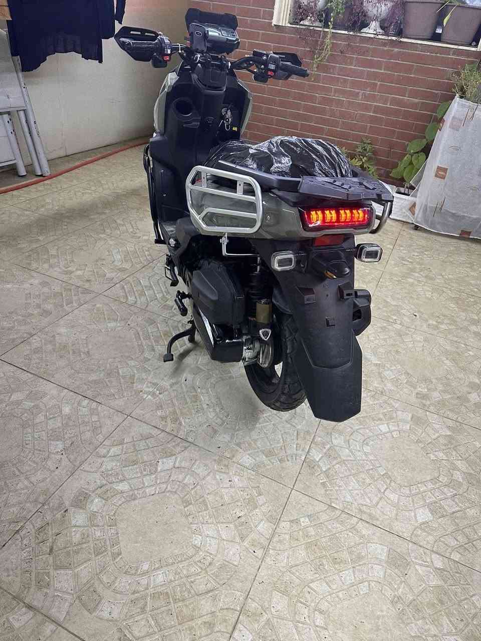 سلام عليكم دراجه البيع موديل 2025صفر شريكه صار اربع اشهر مطلعي نوع GHoSTصيني
سعر 800بي مجال 
***********
