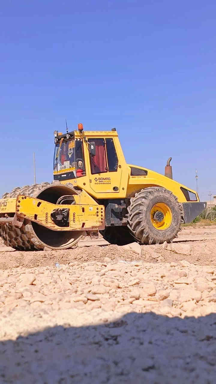 السلام عليكم للبيع حادله بوماك موديل 2009  حجم 213DH ميكانيكي  رقم اربيل شرط تحويل  أو وكاله تدفئه تبريد تخم تاير لمكينه جاهزة محرك خير من الله والمضخات خير من الله لمكينه في العمل في ابوغريب باقي التفاصيل 📞📞***********ابو علي‏‪+9647765763166‬‏ 📞📞‏‪***********‬‏ مكلف بل نشر
