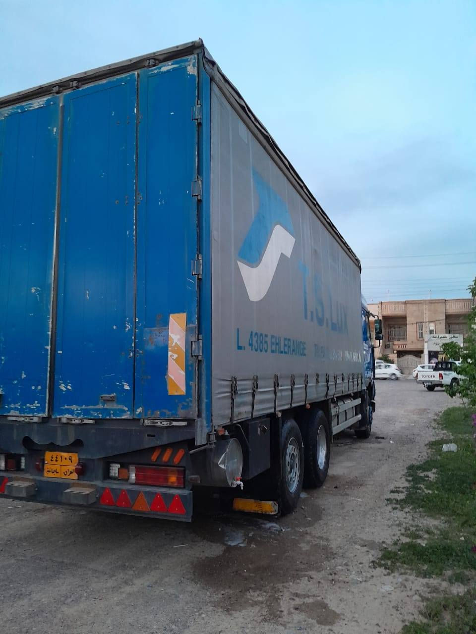 سلام عليكم
داف XF95. حجم 430 موديل 2001 گير ومكينة واكسل  وشاصي كفالة بشرط مكينة بم ونوزل گير 4×4 حصيرة مواصفات دولة سنوية ل2027 باسمنا رقم سليمانية شرط التحويل بدي طول 8.35 متر سيارة جاهزة وشغالة  السعر 160 ورقة وبيها مجال للشراي السيارة موجودة في اربيل 

رقم الهاتف 

***********

***********
