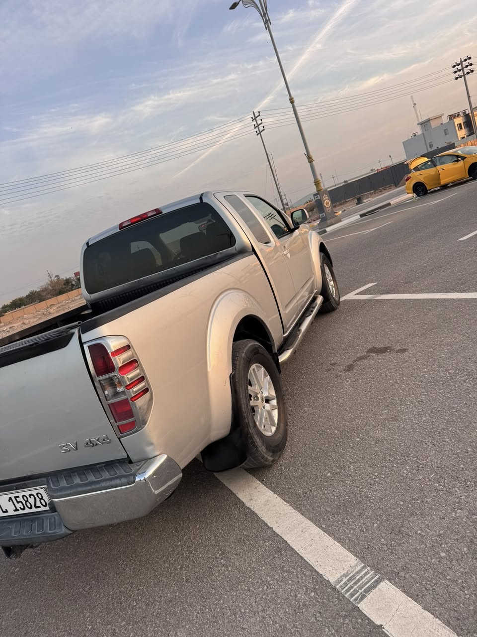 نيسان فرونتيرقماره ونص موديل 2017 
محرك 6سلندر مواصفات فورويل ماشيه 92
فول تحكمات بيه صبغ جاملغ وبنيد واردامريكي
بدون ضررداخل مكينه كير حداديه كله على وضع شركه
السعر 97 مكان كربلاء رقم ***********
