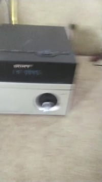 سوني وبناسونك ..بدون سماعات اثنينهن ب ٤٠ الف ويه التوصيل ٠٧٨١٥٥٦٥١٦٥