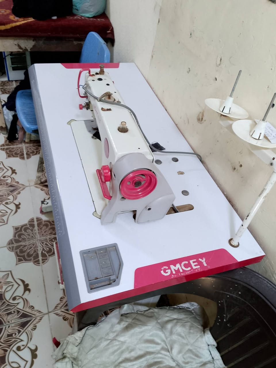 ماكنه خياطه للبيع السعر 200 مجال بصيط للستفسار ***********
