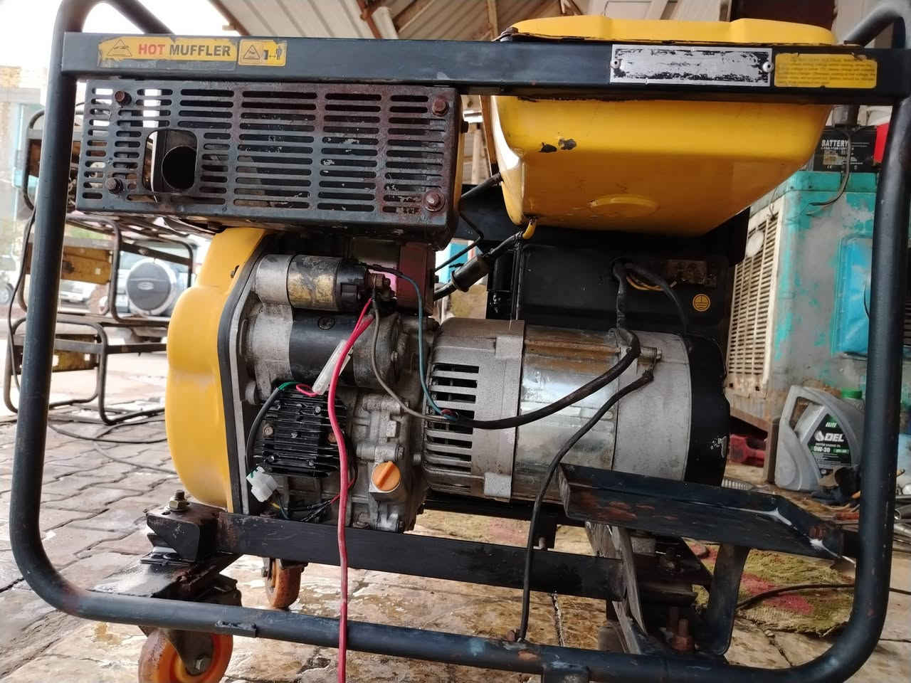 سلام عليكم مولد كاز كيبور النجوم ٢٥ انبير الباب الاول اخو الجديد لا مفتوح ولا مصلح شغال وعلفحص ملف نحاس وبلاد دبدوب نقص فقط باتري شراي *********** #للجميع
