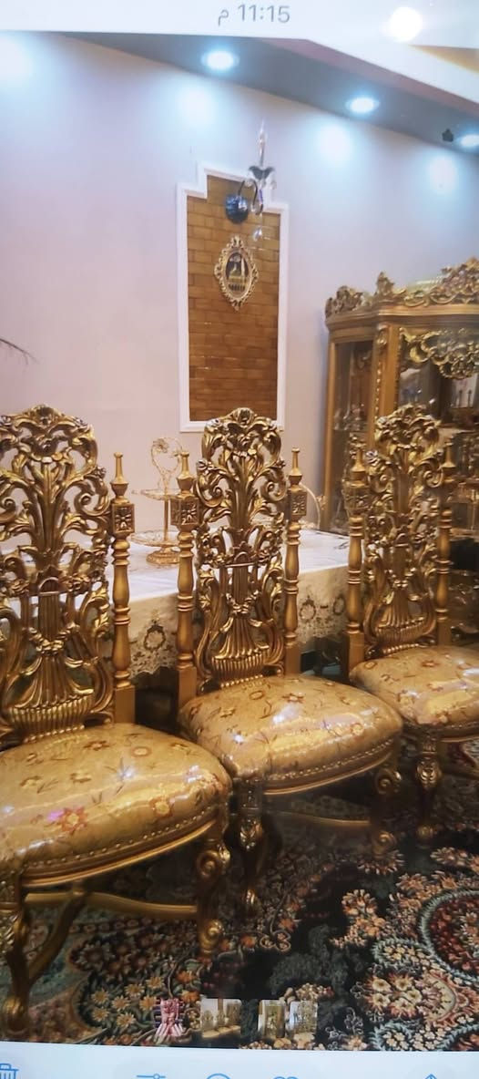 للبيع ميز طعام مع 6 كراسي مع بوفيه دمياطي نوعيه راقيه جداا  نظيف  ١٠٠%  مكاني بغداد السيديه  بمليون ونصف نهايته للاستفسار ***********
