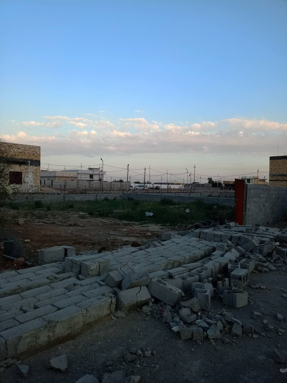 السلام عليكم توجد قطع اراضي زراعيه سند 25 بساحات واسعه وأسعار تنافسية خلف حي  الجامعةاو خلف تانكي الماء الاتصال أو الإستفسار ***********
