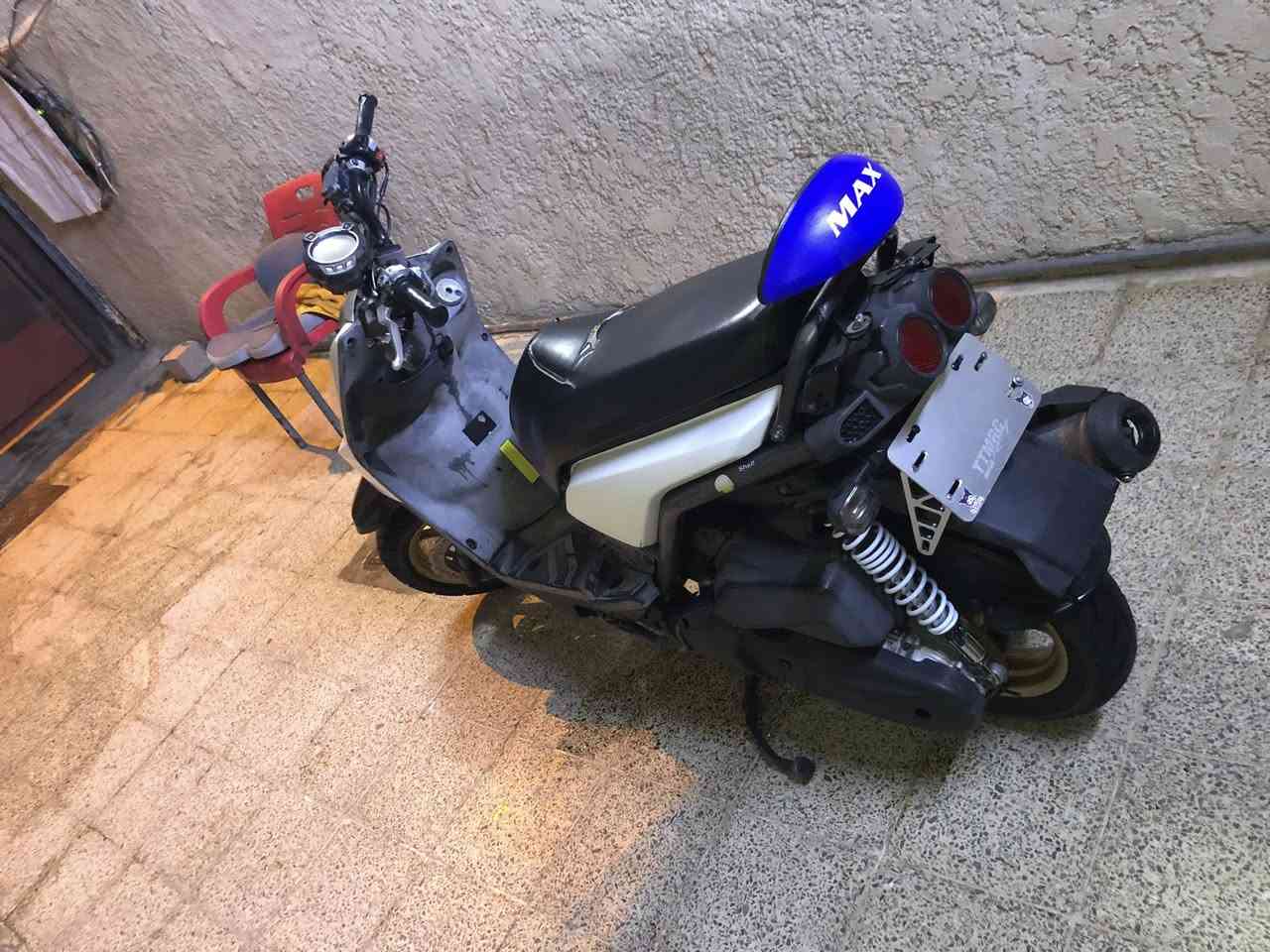 سلام عليكم دراجه سكنكس جبلي مكينه مافتوحه جديده والدراجه برغي مامفتوح بيها و موديل ٢٠١٠نضيف كلش المكان بغداد البنوك للتواصل :***********
