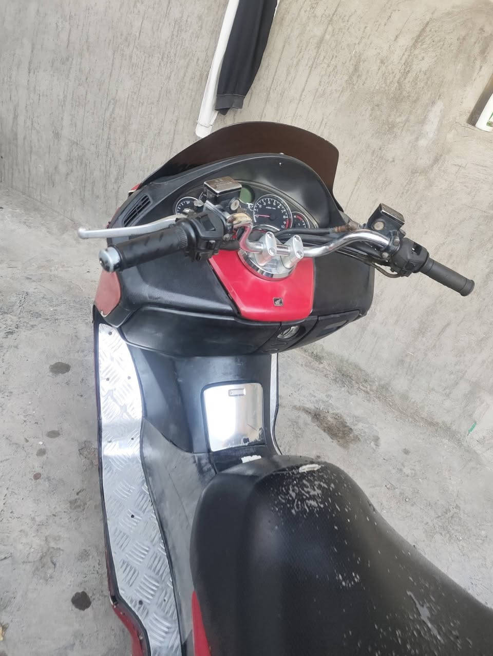فورزا 08للبيع مكينه مجفته درجة اولى دراجه حلوه حساس ستان حماوه ثابته تايرات جدد كلشي شغال بيها سعرها 650وبيها مجال مكاني بغداد نهايه حي اور ***********
