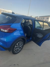 س ع نيسان ككس للبيع موديل 2023 حادثها3قطع SR سياره فول 5كامرات  سقف اس...