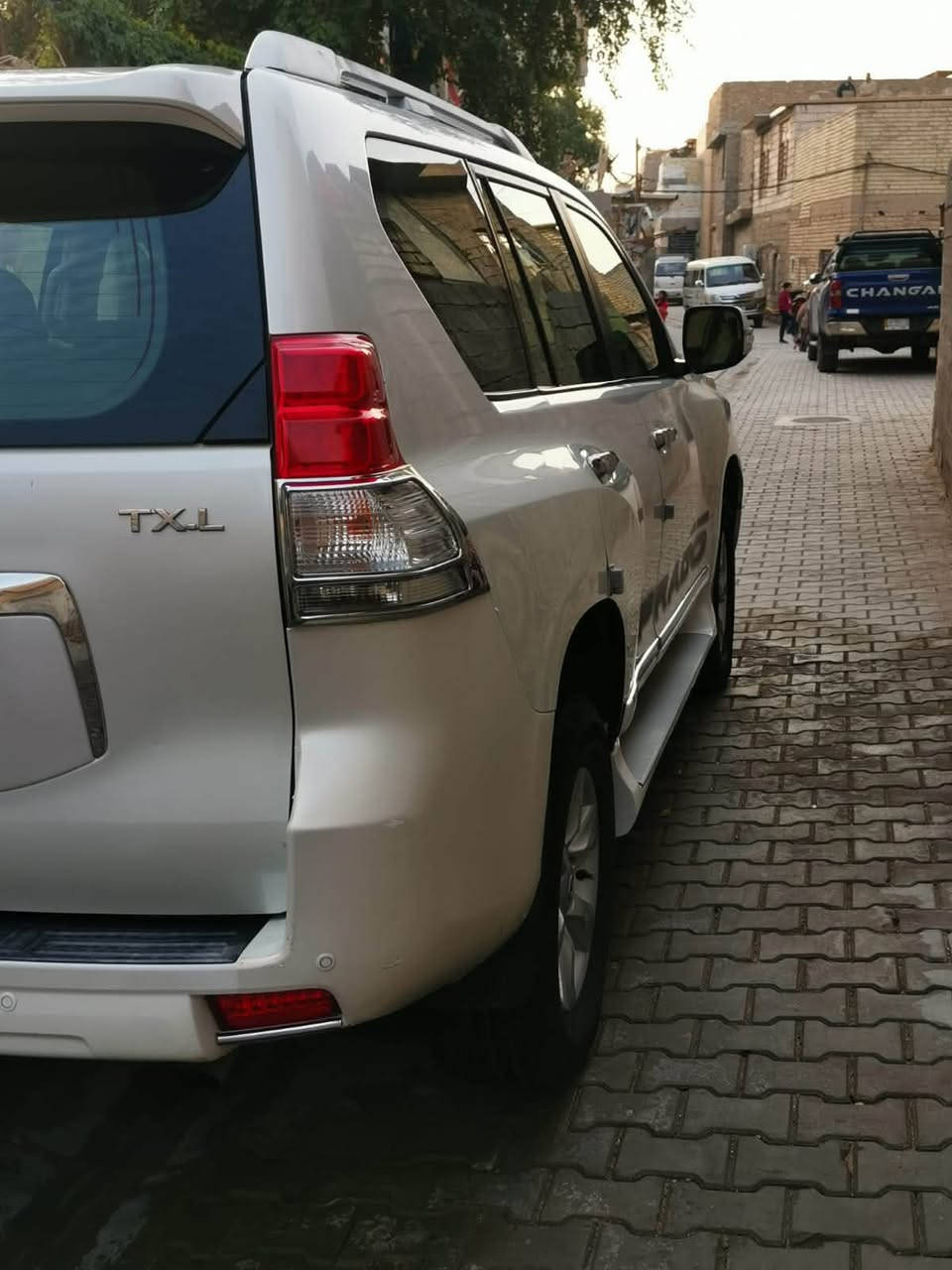 سلام عليكم برادو موديل ٢٠١٠ بسمي شوكت متريد احولك كفالة عامة ماعدة بارد بكد شبر بلباب الخلفي 
تخم تاير مكينة ٤ سلندر 
تبريد ٣ قطع سيارة جاهزة من كل النواحي ربع متصرف عليها
مكاني بغداد الغزالية 
٢١٠ سعرها
***********
