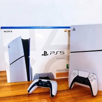 اكس بوكس سيريس اس للبيع  الذاكرة 1تيرة  ونظافة 95% وباقي مواصفات راسلن...