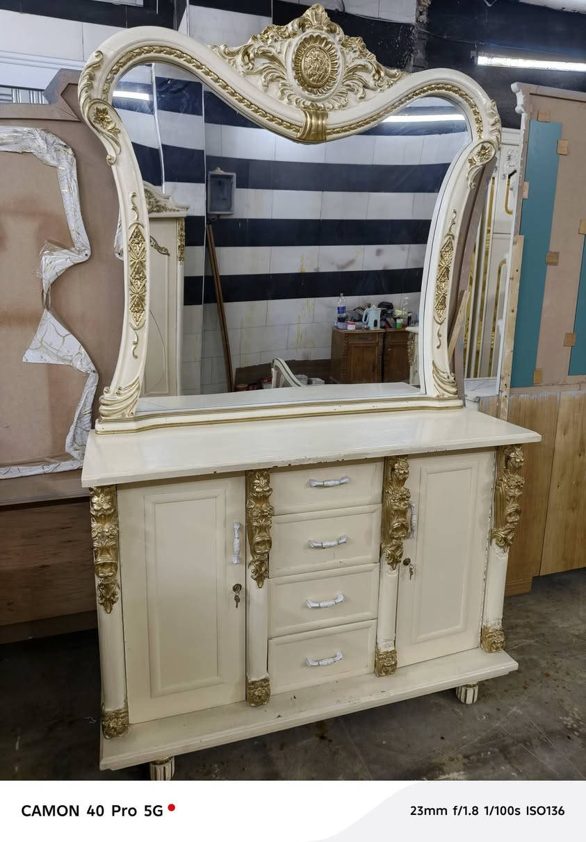 غرفة ٥باب ملحق تزكام شغل ثكيل خارج داخل صاج وجه صاج ٥ملم وداخل صاج ٥ملم ضهر جرجوبة دفن زاوية كنتورية بارتفاع الكنتور الغرفة كلها صاج ٥ملم صبغ حراري كلها زان مصري ثقيل نضافتها 95/100 اي ضرر مابيها مكان بغداد فلكة حي النصر سعر مليون و200يوجد توصيل ***********
