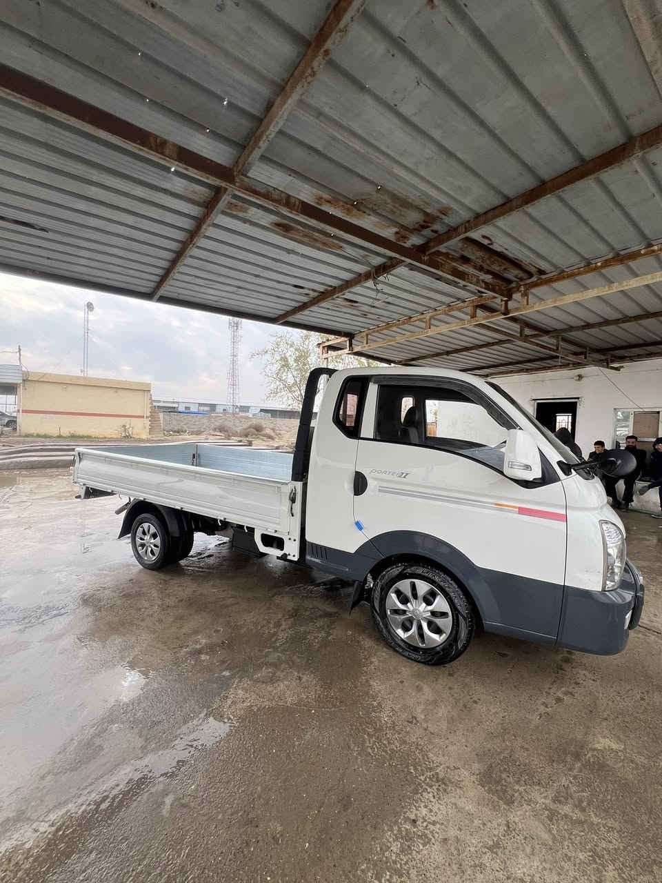 #للبيع بورتر رقم صلاح الدين شرط التحويل 2018 مواصفات فول وربع گير عادي جاهزة من كلشي ومكفولة من كل عيب 
سعر 135 وبيها مجال 
***********
