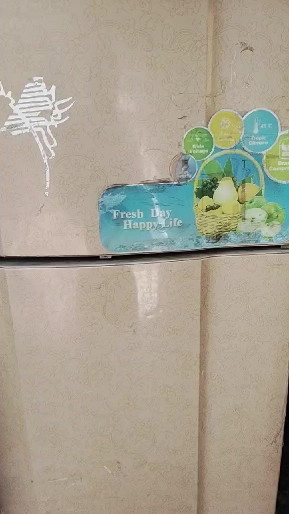 *********** ثلاجه شغال على الفحص تجميدها فول 16قدم لسعر170 بغداد مدينه الصدر يوجد توصيل
