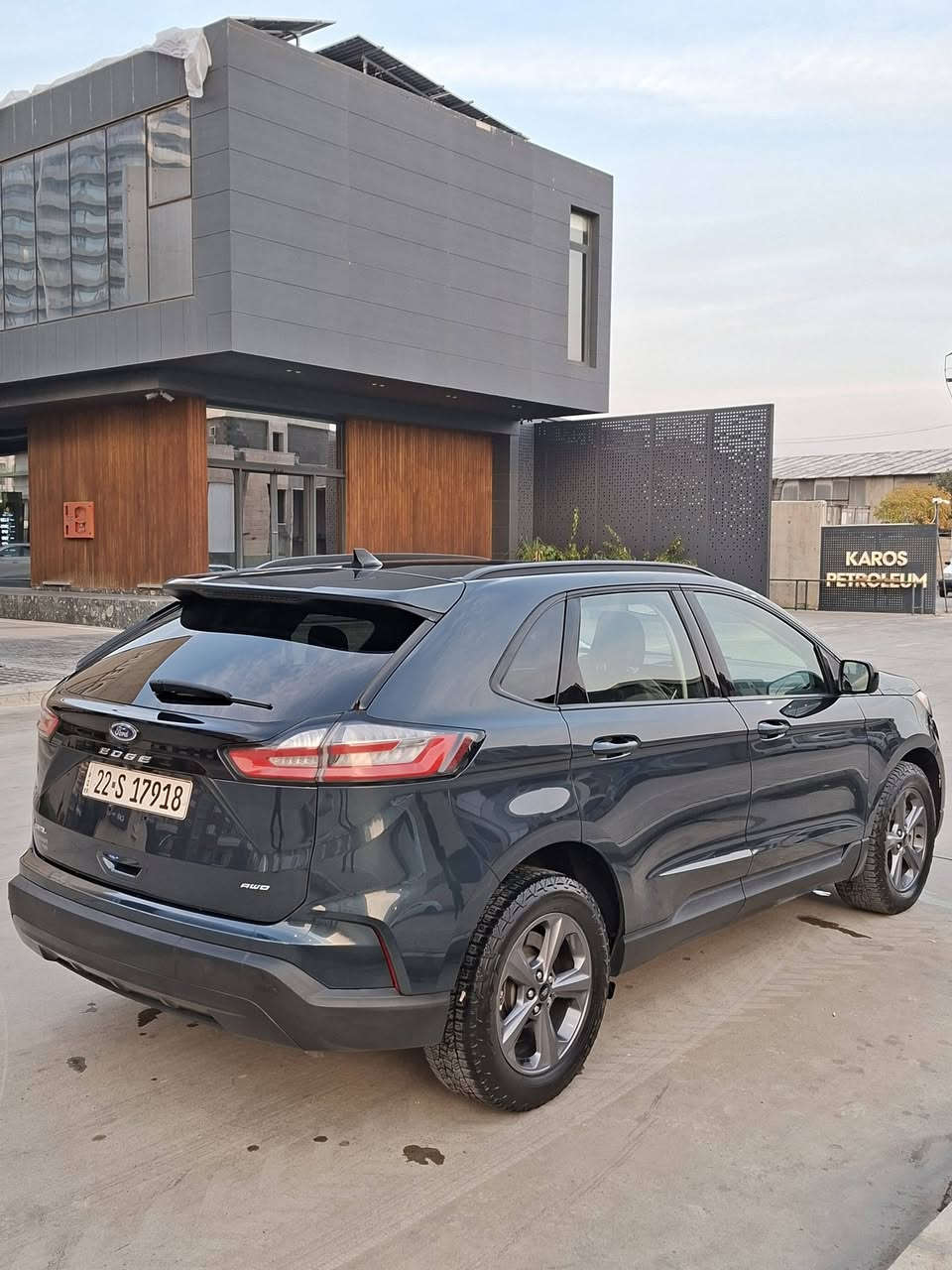 بسم الله الرحمن الرحيم 
‏FORD EDGE 2024   SEL AWD
ترقيم جديد بسمي السيارة 

الموديل : 2024

السعر :205 $$

حجم المحرك : 4 سلندر (2.0L)

العداد :  31 آلف  مايل 

"ملاحظة السيارة بدون صبغ بدون تبديل بدون ايرباك رقم شاصي موجود بالمنشور 

المواصفات : SEL
داخل لونين
دبل اكسل AWD
بصمات ابواب  
شاشه سوني لمس كبيره 
كراسي تدفئة  
كراسي امامي كهربائي  
كراسي جلد  
حساسات خلفية 
تشغيل عن بعد 
تحكم استيرن جهتين 
منافذ  امامي و خلفي USB +Type-C
بصمة ترحيب بلاجيكتور 
تبريد خلفي 
رادار  امامي وخلفي 
كاميرة خلفية 
كشافات اوتو ستوب 
بعد هواية مواصفات السياره حيل نضيف جاهزه هزة فحص رقم سنوية جديد بسمي السيارة مكاني سليمانية سعر 205للستفسار اكثر ***********
