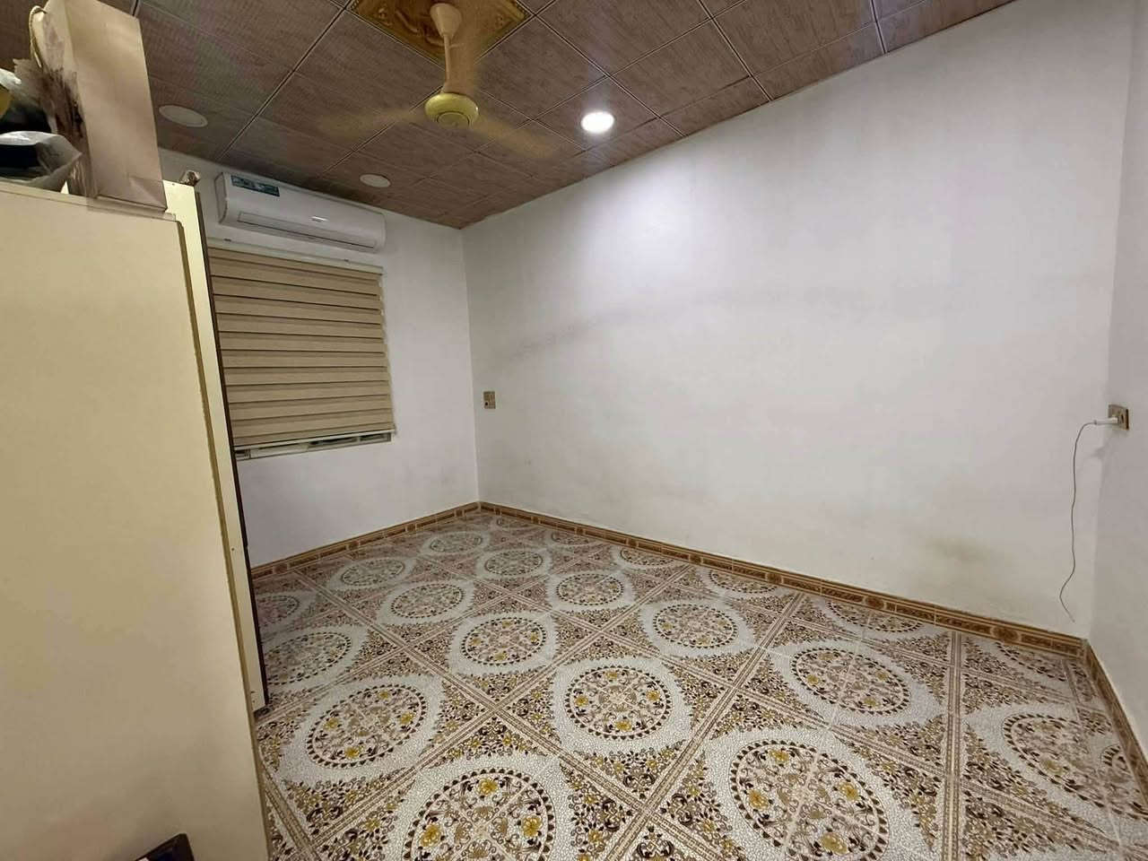 دار للبيع رقم
مساحة الكلي255م
مساحة البناء150م
يتكون من استقبال مطبخ 2غرف نوم
هول بيتونه موقع حي انصر
 قرب المستوصف
سعر المطلوب 84 ومجال بسيط
***********
***********
