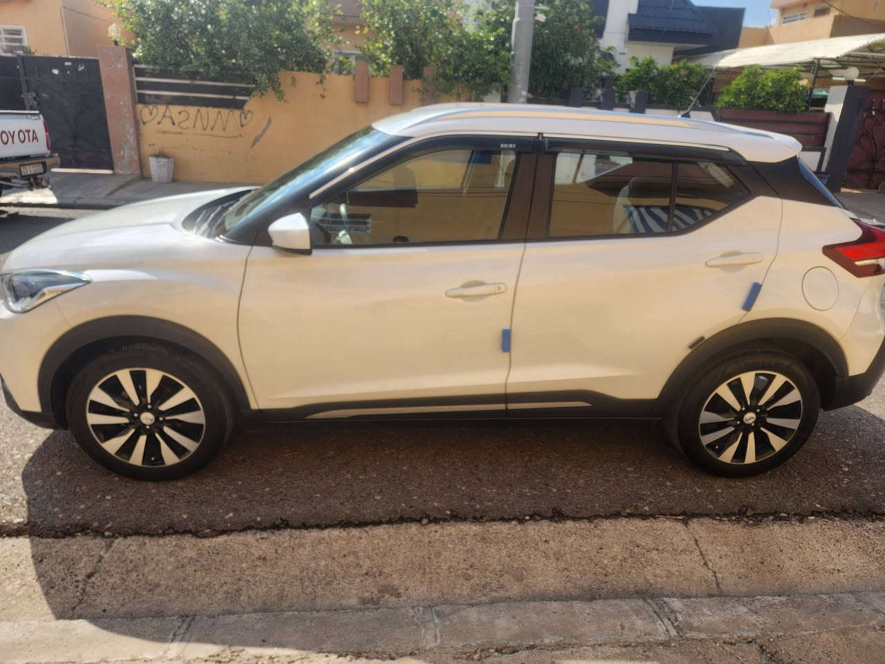 سلام عليكم نيسان كيكز 2020 للبيع مكفوله من الدعاميه لل دعاميه خليجي سياره نضيفه جدا مواصفات شاشه كامره حساس خلفي رقم اربيل مكان السياره اربيل للاستفسار على الرقم ***********
