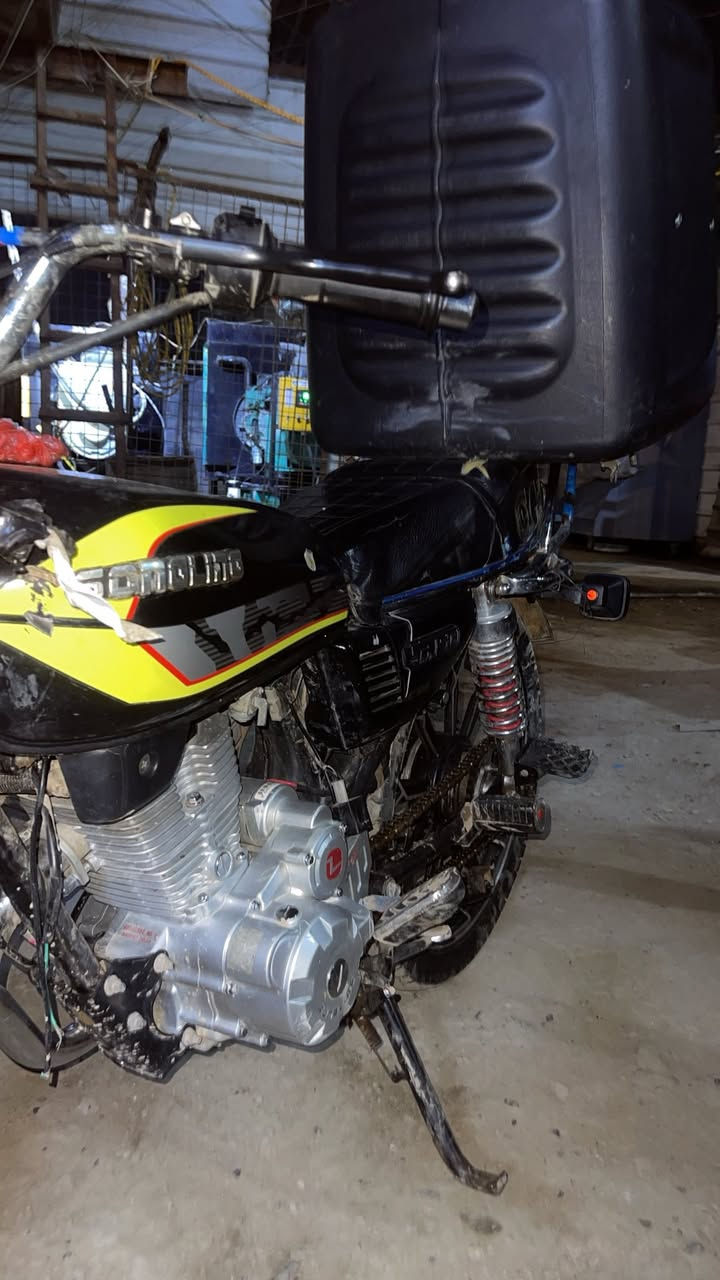 السلام عليكم دراجه سيڤان سونك محرك 200للبيع دراجه مكفوله محرك مامفتوح برغي موديل 24السعر 600وبيه مجال التواصل علا الرقم***********
