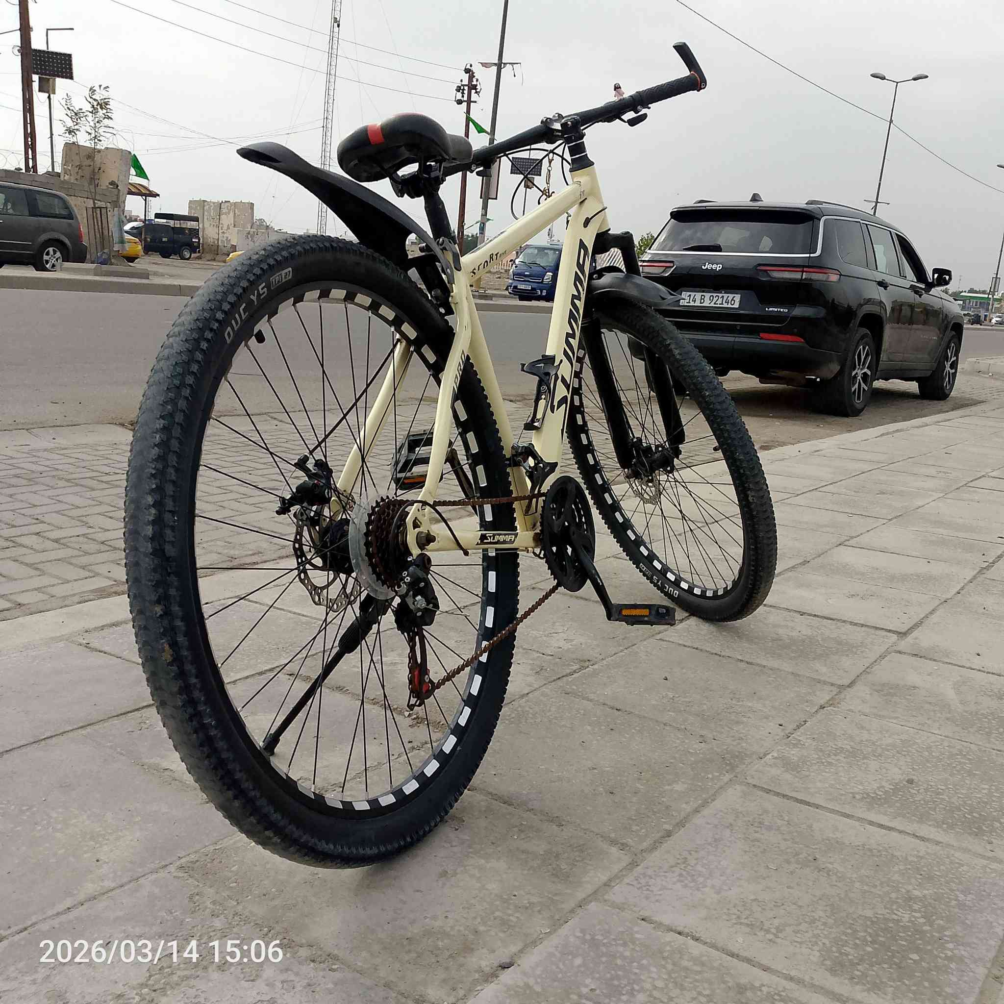 يا الله سلام عليكم للبيع بايسكل جبلي رياضي 
نوعيه اصليه  
✓بريكات امامي وخلفيه 

✓وكلهن دسكات مو بريك عادي دسك 

✓دبلات امامي 

✓تايرات نضيفات امامي وخلفيه 

✓ دبل مكينه بي 🚀

✓ عدد سرع مال كير 5 🚀

✓ عدد سرع مال مكينه 7 🚀🚀

✓ويل رياضي امامي خلفي 

✓كشن جديد 

✓بريكات جدد 

✓جاملاغت جدد 

✓ ويالة جدد 

✓مكينه عقرب 🚀

✓ وذا كو مرواس بدراجه او بايسكل 

✓عنواني بغداد الاعلام الشباب 

✓ السعر ب 150 وماكو هيج سعر 

✓لين بايسكل ياباني اصلي نوعيه ماركه 

✓هاذ رقمي شراي يتصل ويدلل

// ***********//
