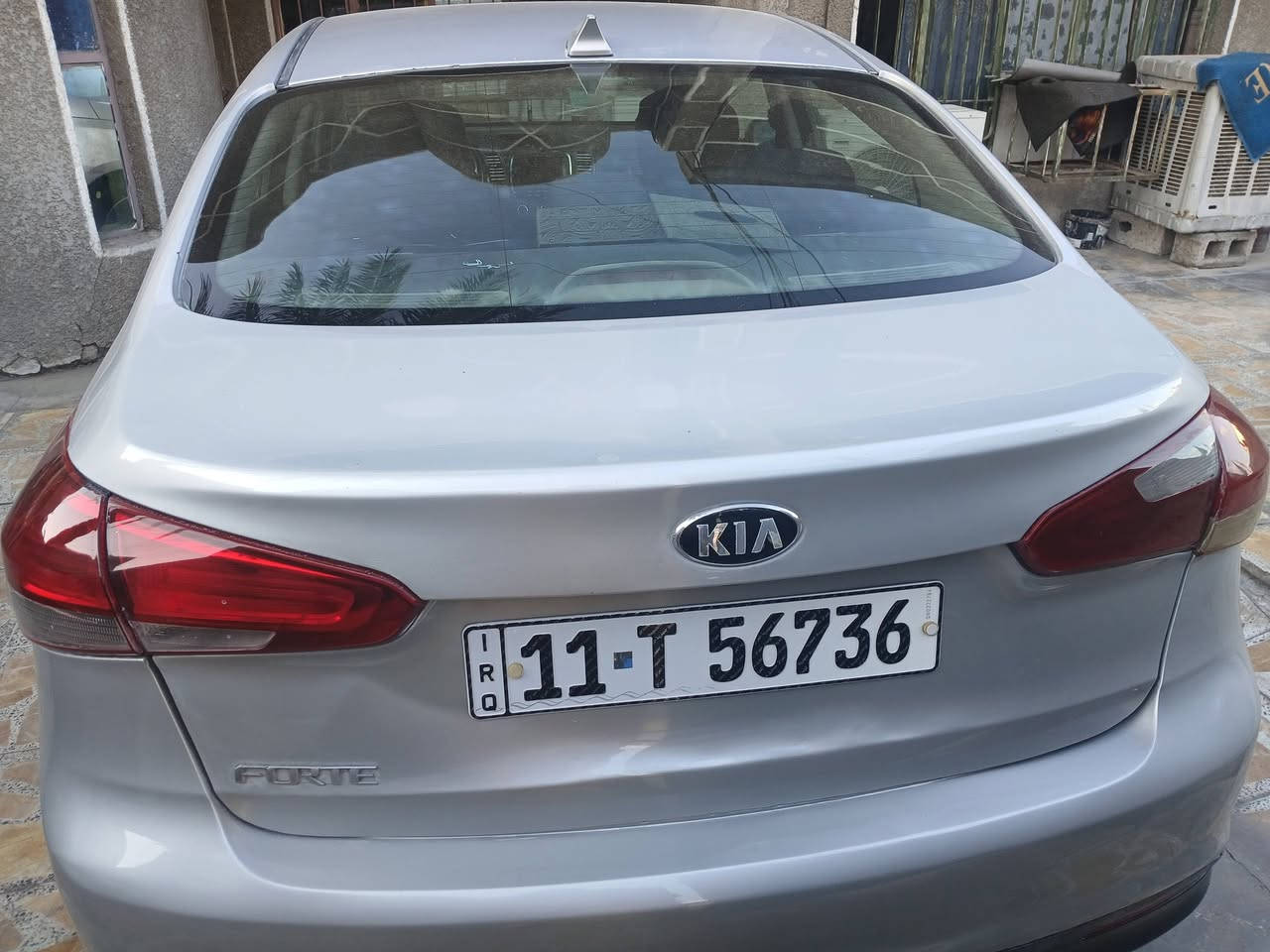 لبيع كيا فورتي موديل 2018 وراد امريكي حادث خلفي والسياره بيها سونر السعر 11.5 مكلف بلنشر رقم صاحب السياره ***********
