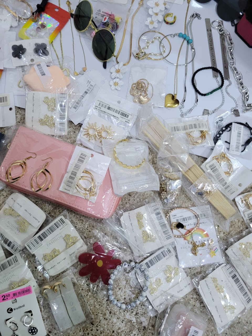 شلعه اكسسورات  الي تفيدهه تدخل خاص =https://www.instagram.com/sha99.5?igsh=MWxiYzR5MjY2MzFqcg==


**إذا كنت صاحب هذا الإعلان وتريد حذفه لأي سبب، رجاءا أرسل رسالة إلى الدعم الفني**