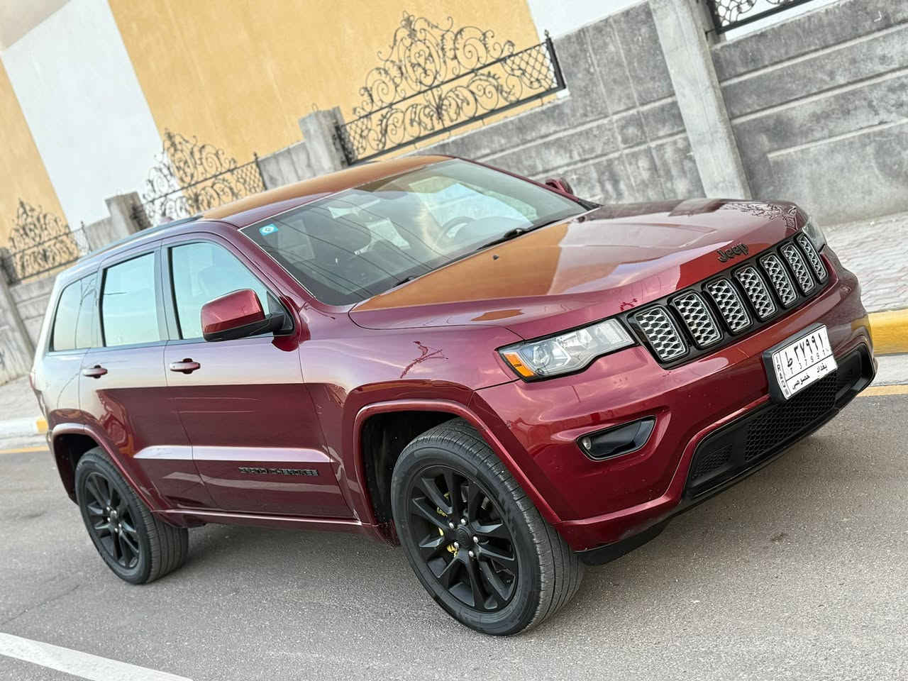 جيب كراند شيروكي بلاك توب 2018
رقم بغداد تحويل مباشر 
حجم المحرك : 6 سلندر 3600 فور ويل 
عداد المسافه : 78 الف mill
الضرر : صبغ جاملغ خلفي وتبديل صندوق نفس اللون ايرباك سليم 

المواصفات ..
بصمة تشغيل وابواب تشغيل عن بعد
مقاعد جلد كهرباء تدفئه - تدفئه ستيرن
نقاط عمياء - قياده اليه - صندوق كهرباء
مري قلاب - لايت عدسات زينون 
حساس خلفي - رادار خلفي 
كير ومحرك بلادي مامفتوح 
مسويلها ادامة كامله بدون اي نقص 
السعر 225 ورقه قابل لتفاوض 
*********** مهندس حسين  
كربلاء / حي الحسين 
شركة_المتحدة_لمزادات_السيارات_وقطع_الغيار
