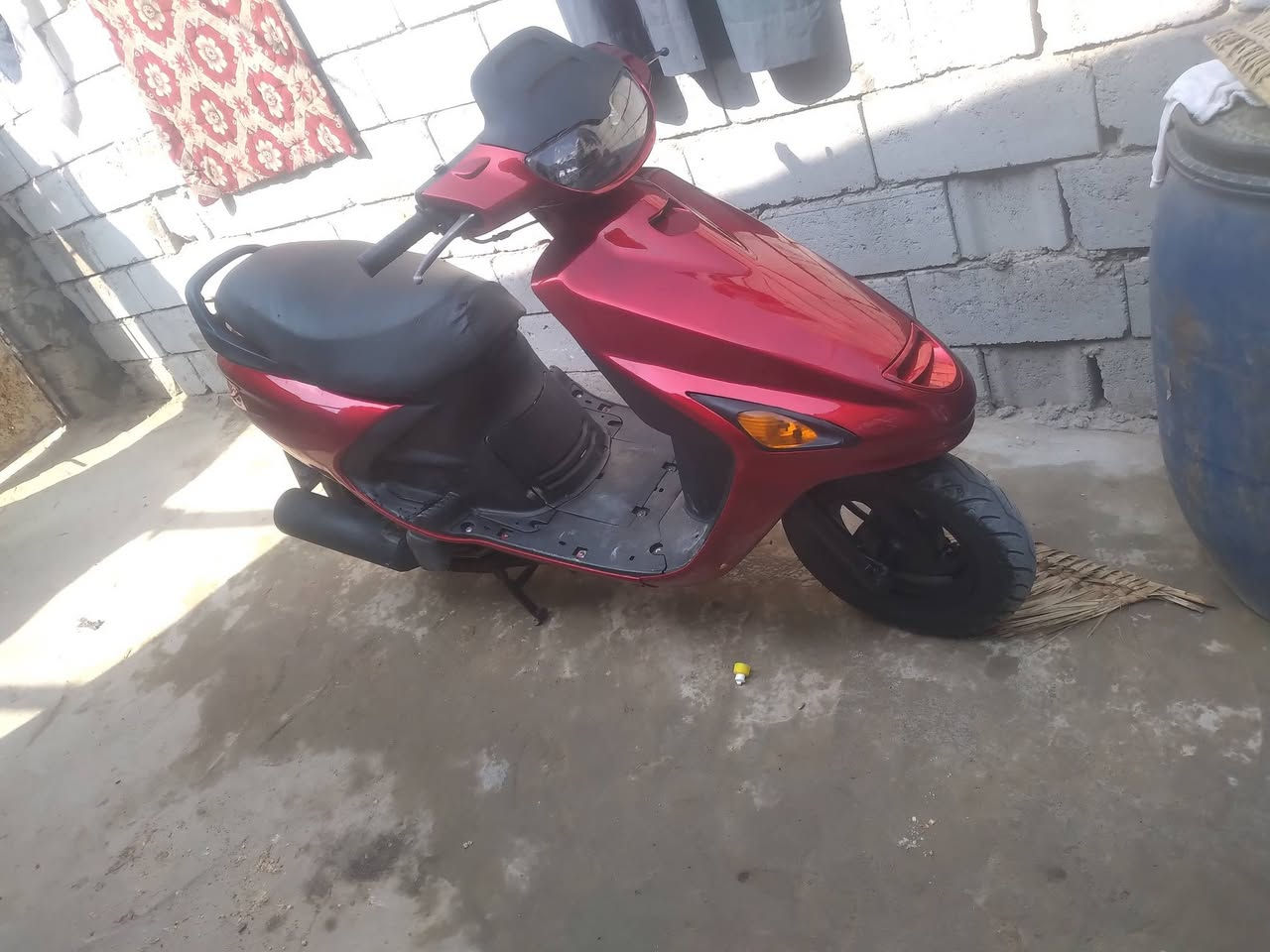 السلام عليكم دراجة فراشة للبيع نظيفه مال حاوية كلشي شغال بيها مامفتوحة أنظف من صورة٥٠٠بيها مجال مكاني نجف مشخاب *********** مكفولة كفاله عامه
