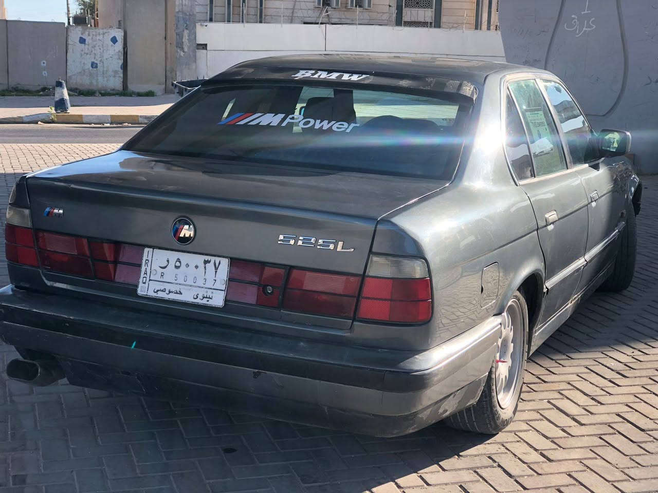 السلام عليكم 525 محرك مفتوح 6 رقم نينوى محرك كير جديد بيهه ضربه بل سكن تكمه جاملغ معمره كامله مكان سياره تكريت سعر 38 رقمي بي واتساب ***********
