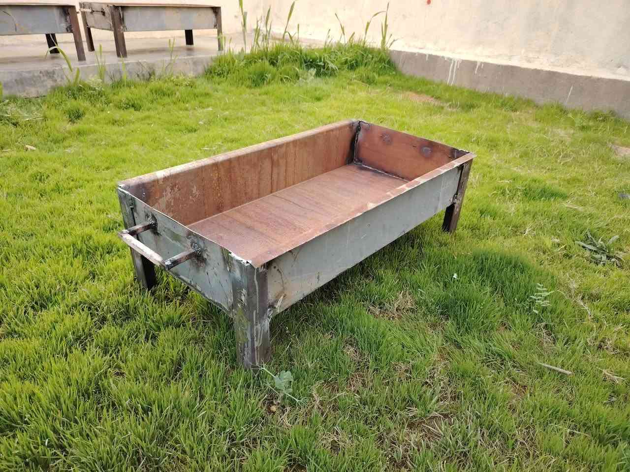 متاح مناقل  صح بعد قليل ينتهي الشتأ بس جاك رمضان ونفس تطرب عل شوي قياسات طول 70س عرض34س عمق 13س ولسعر بلش بس25قفل للستفسار اكثر ***********
