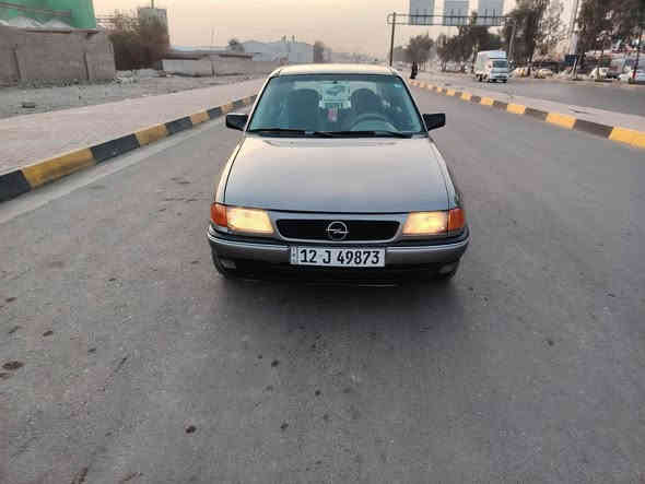 السلام عليكم استرا موديل 91 شرط  الوكاله والتحويل  كابون بانزين رقم مسطره سنويه جديده مكينه كير شرط طخم ورا كدام شرط تايرات جدد باتري جديد السياره جاهزه ع الاخير بلا ضرر بلا معجون شرط فقط بخ جماليه السعر 42 وبيها مجال بسيط *********** /***********
