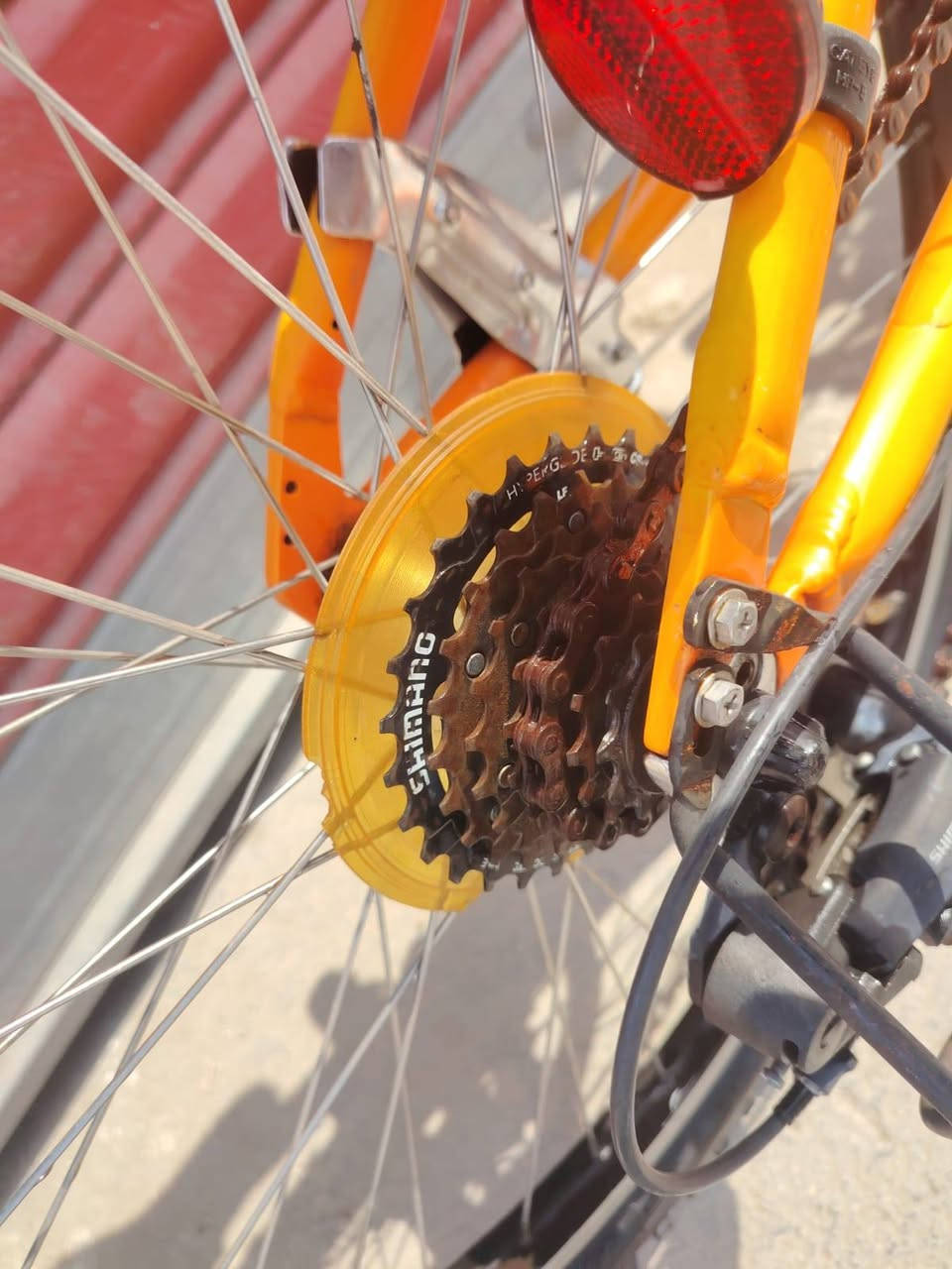 السلام عليكم ورحمة الله وبركاته
بايك موديل جبلي ماركه  الويس العالميه حجم ٢٤
باله ياباني النضافه فول وضع
 حاويه فول
السعر ( 150 الف)  
يدات فر شيمانو اصلي 
لون ميمز برتقالي  مختم 
عكرب ماركه اصلي شيمانو 
ويل كبلونيه كشن اصلي ماركه 
معدن المنيوم ريشه فول موصفات 
كير ٧ /  ٣شغال سستم كامل 
غير مستخدم داخل العراق
عنوان المحل بغداد الحبيبيه 
هاتف *********** 
الاستفسار واتساب
