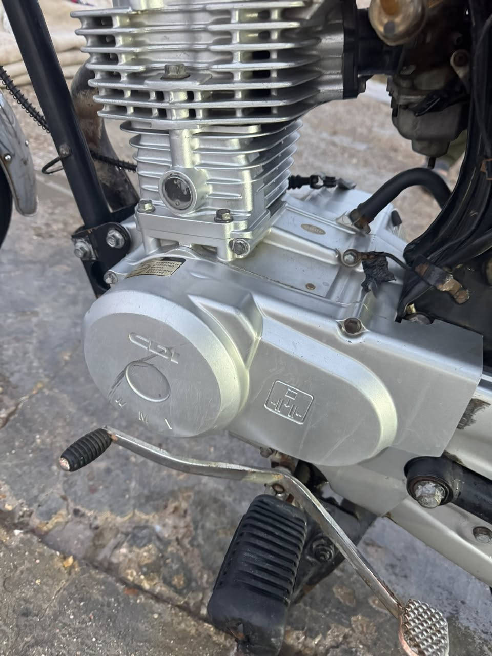 سلام عليكم دراجه نامه شلامجه الأصلي رقم وسنويه كلشي جديد 2020 سعر 1600 /  /***********
مكاني بصره هارثه
