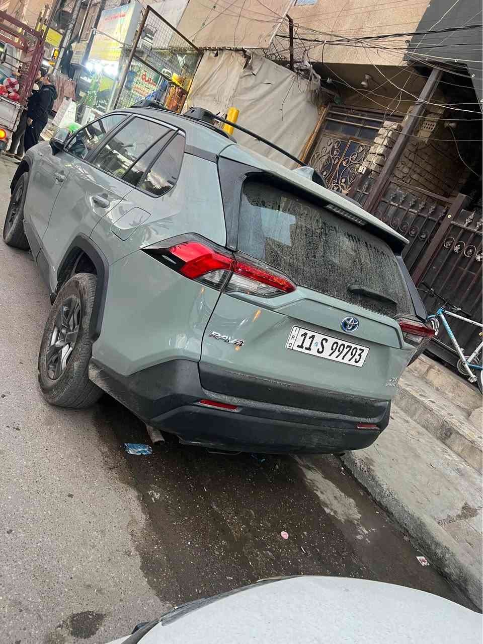 سلام عليكم
تيوتا راف 4  هايبرد موديل 2021 لون مميز ماشيه 67000 كيلو متر وارد امريكي داخله بدون حادث هنا صار بيها حادث جاملغ خلفي انصبغ و بابين وجاملغ امامي و بنيد تبدلن ونصبغن يعني 5 قطع  بدون دواخل الصبغ بيها تصليح بل شاصي الايمن تصليح مو كص والسونار مرفق بل منشور السعر 175 بسعر سبورتج العنوان بغداد حي الجامعه *********** 
الي ميعجبه المنشور يصلي على النبي بغداد, العراق
