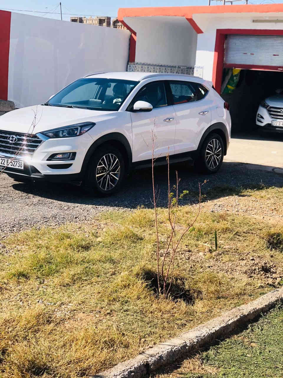 تكسون موديل 2019 وارد خليجي
فول مواصفات عدا البانوراما
بصمة تشغيل
بصمة ابواب 
هاند بريك رجل
كاميرا وشاشة 
طخم  تايرات جديد 
كير   ومحرك  شرط  على وضع الشركة
رقم اربيل دولي  
سيارة  بأسمي
شرط  تحويل 
السيارة شرط لا ضربه ولا صبغ
مكان سيارة القيارة قرية الحاج علي   
سعر سيارة 215  
للستفسار  ع  الرقم ***********
