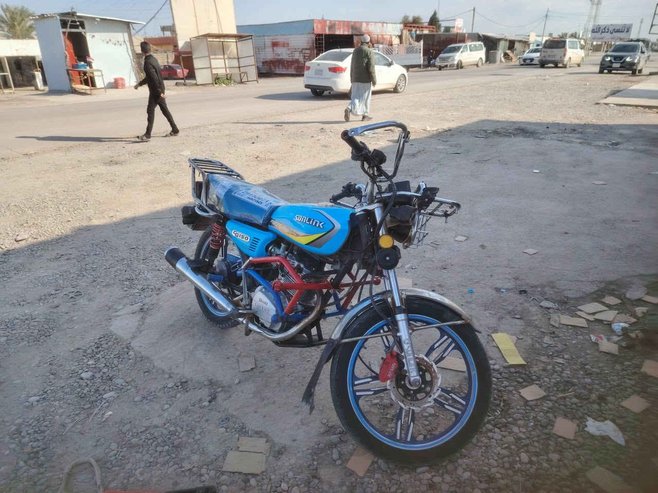 يوجد سيفان موديل 21  محرك ما مفتوح نكرا سلف مابي اي صرف سعر 500 بي مجال شي قليل ***********
