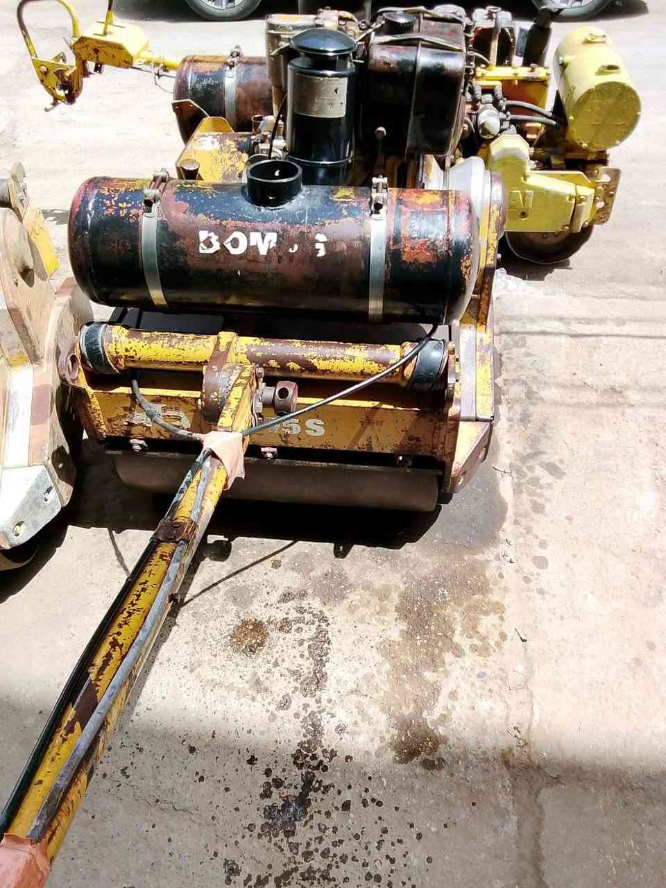 سلام عليكم حادله طن بلديه رجاج شغال تفحص وتاخذ مكينه بلديه نضيفه ألماني صنع بومات درجه اولى عنواني بغداد الكماليه شارع المصرف ***********
