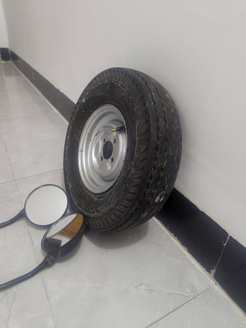 سبير + مرايات اصليه كلهن 20قفل ***********
